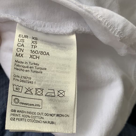 H&M Disney‎ Mickey & Minnie Mouse T Shirt Size XS - Picture 7 of 12